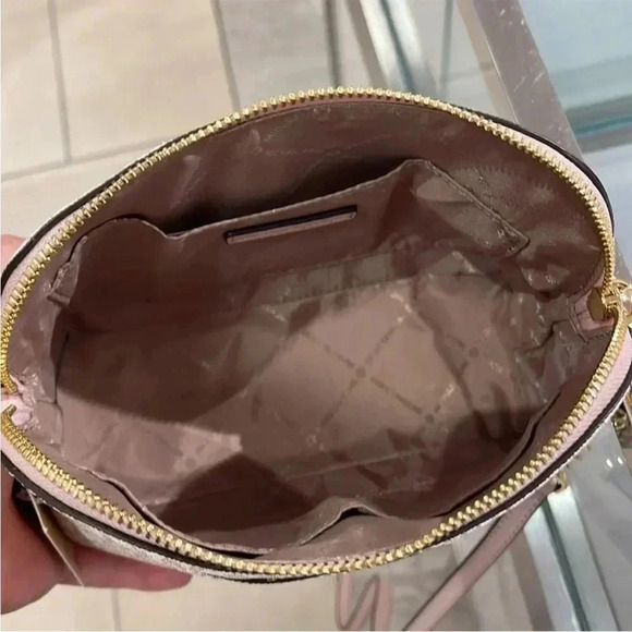 MICHAEL KORS Jet Set Medium Logo Dome
Satchel Crossbody - Picture 6 of 15